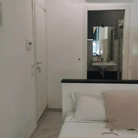 Margot Guest house *